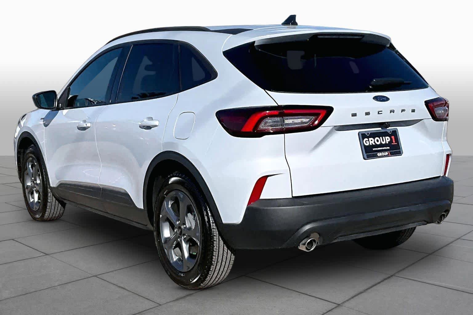 Certified 2025 Ford Escape ST-Line FWD image 2