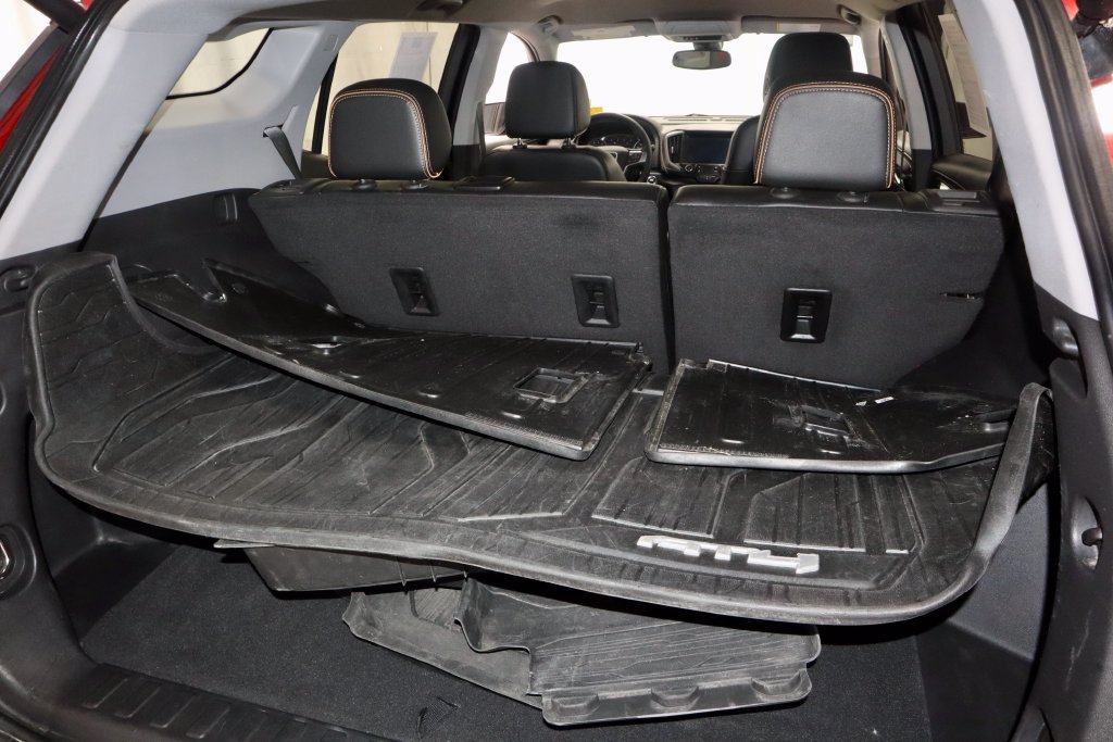 Used 2024 GMC Terrain AT4 w/ LPO, Floor Liner Package AWD/4WD image 13