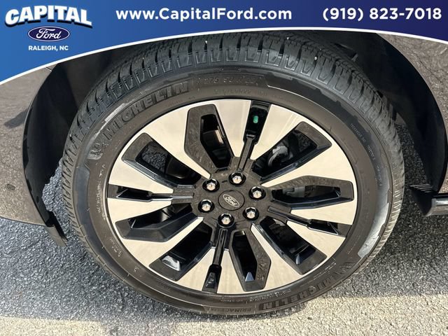 Certified 2025 Ford Expedition Platinum w/ Driver's Package AWD/4WD image 13