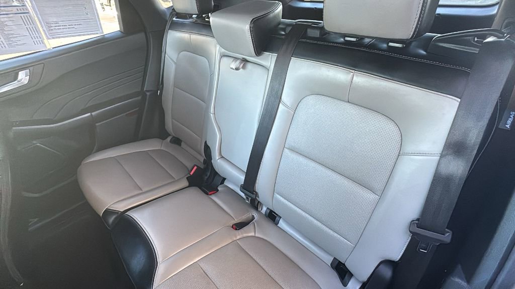 Certified 2025 Ford Escape Platinum image 23