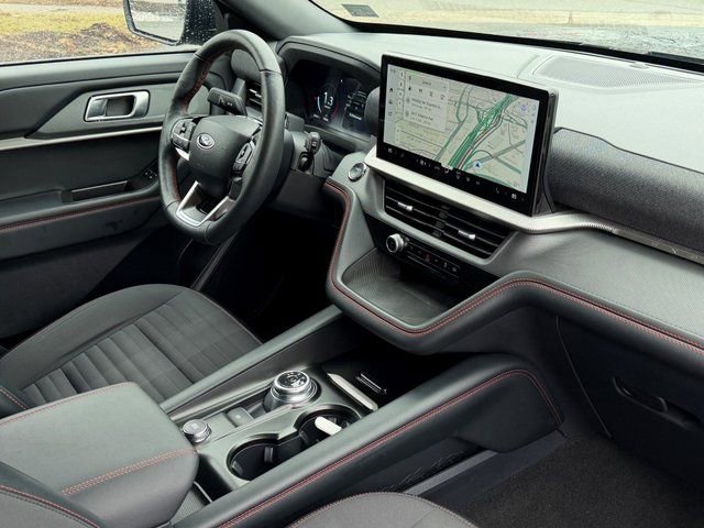 Certified 2025 Ford Explorer ST-Line AWD/4WD image 34