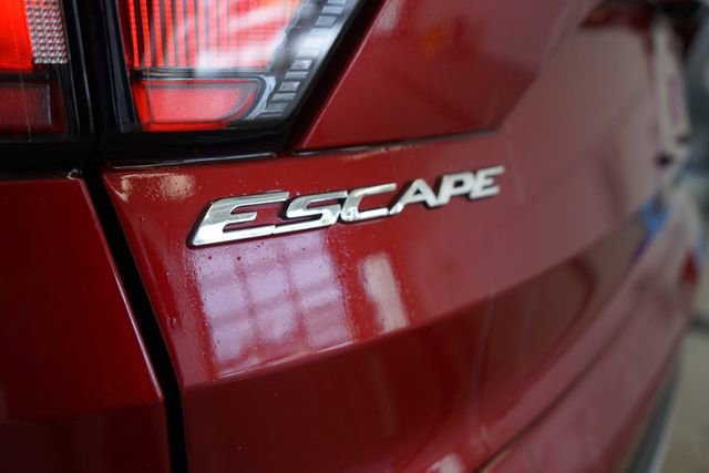 Certified 2018 Ford Escape SEL image 13