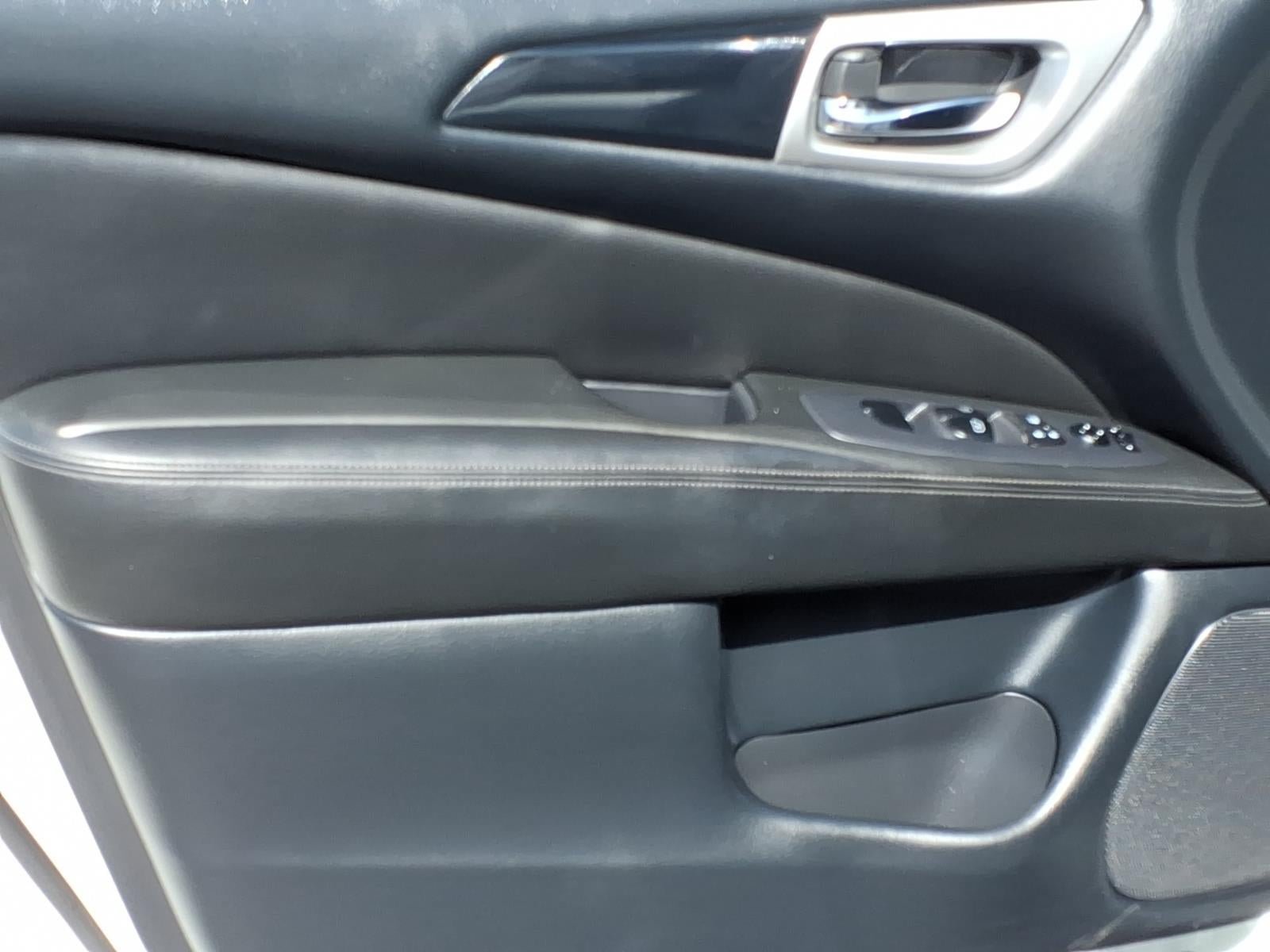 Used 2019 Nissan Pathfinder SV FWD image 21