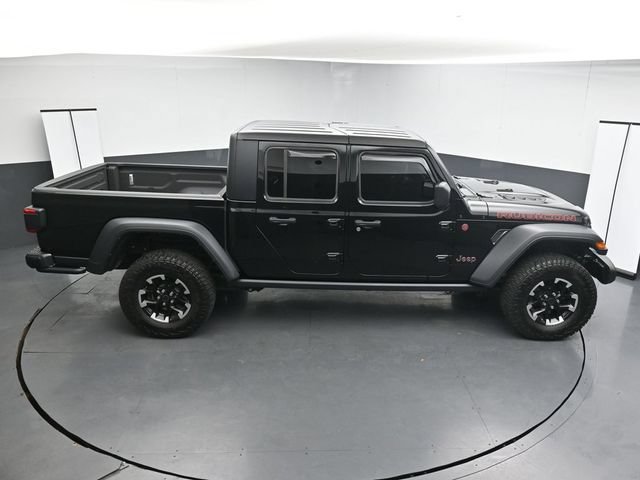 Used 2024 Jeep Gladiator Rubicon w/ Technology Group AWD/4WD image 25