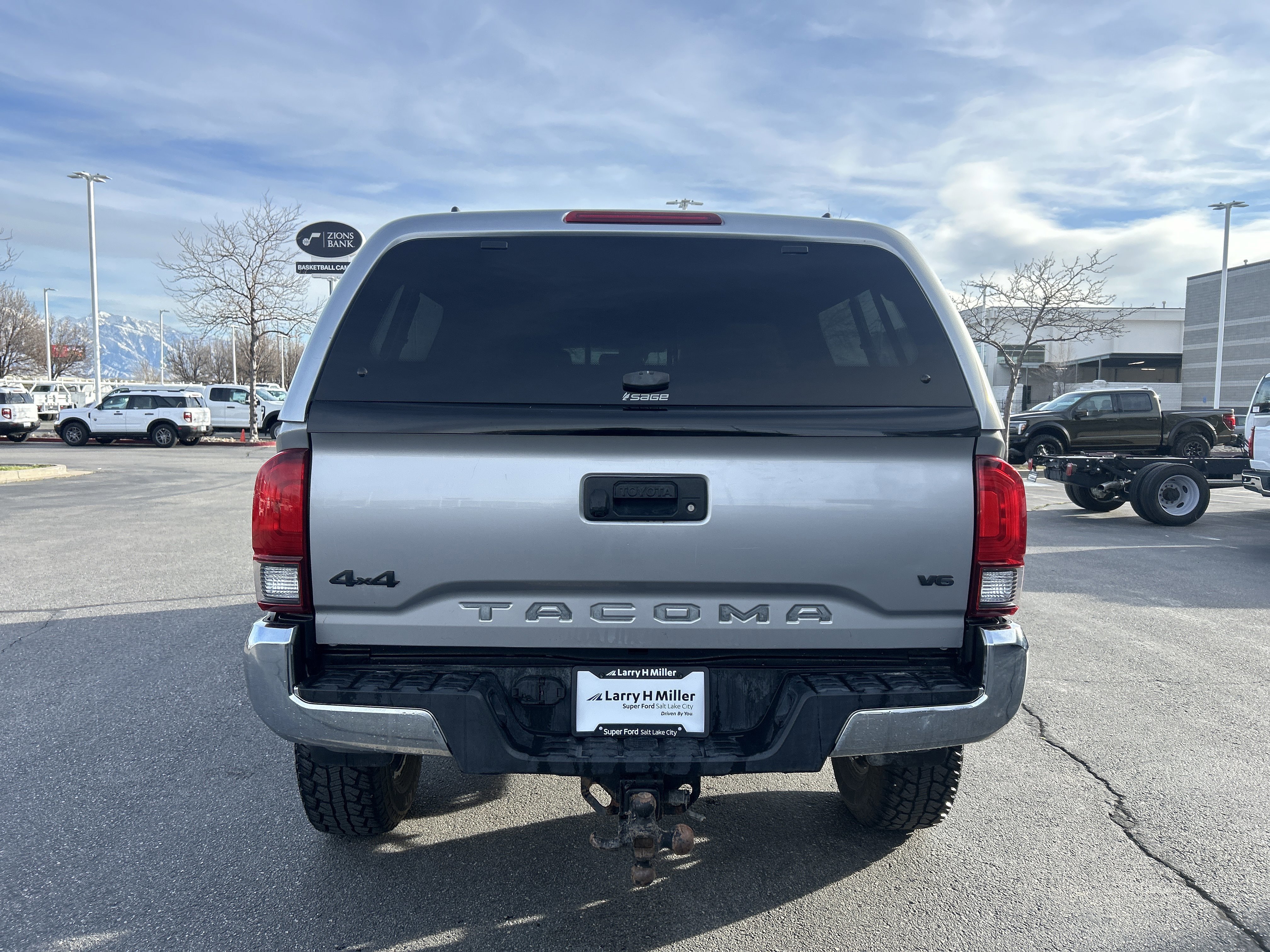 Used 2018 Toyota Tacoma TRD Off-Road image 4