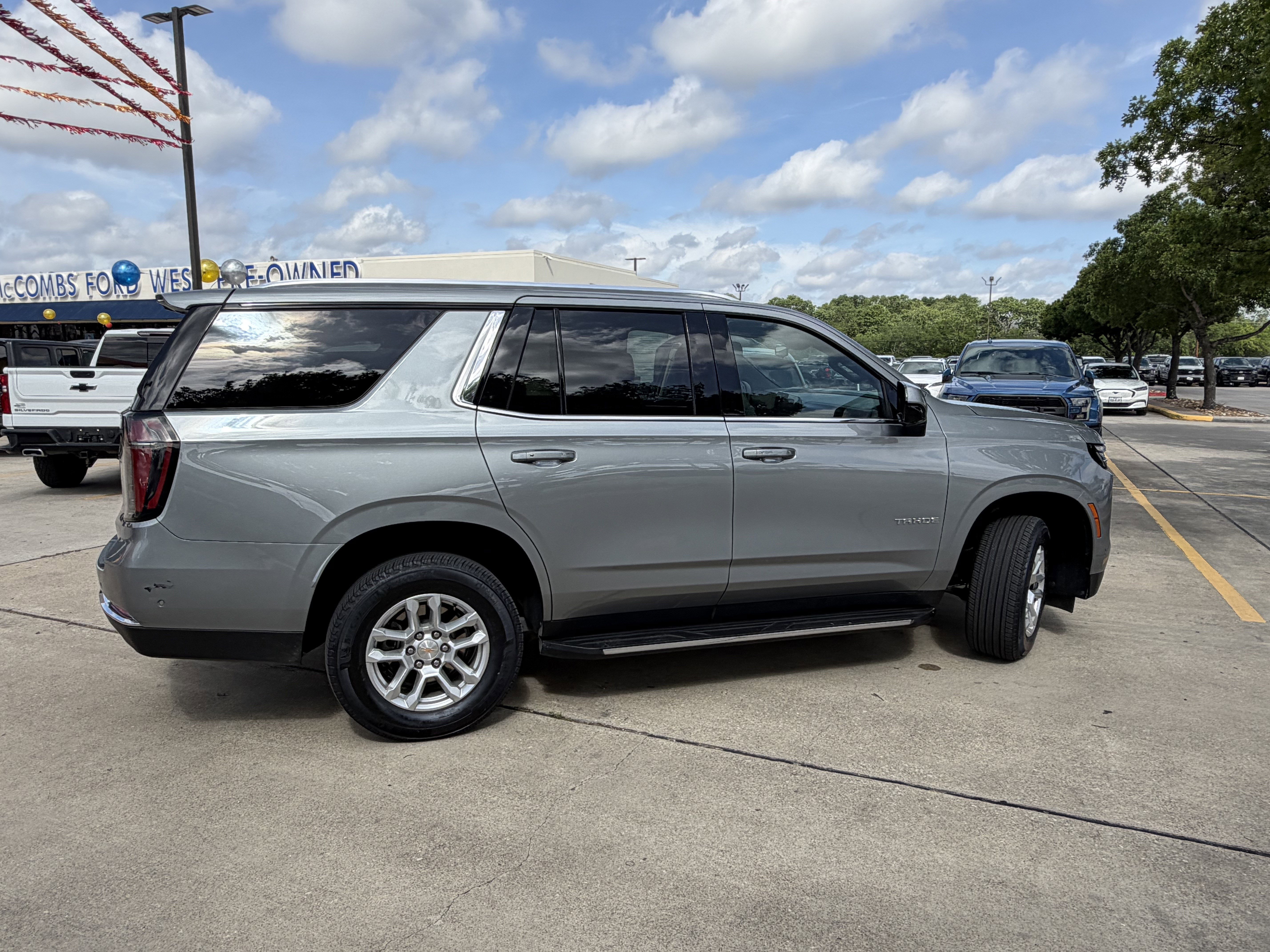 Used 2025 Chevrolet Tahoe LT AWD/4WD image 5