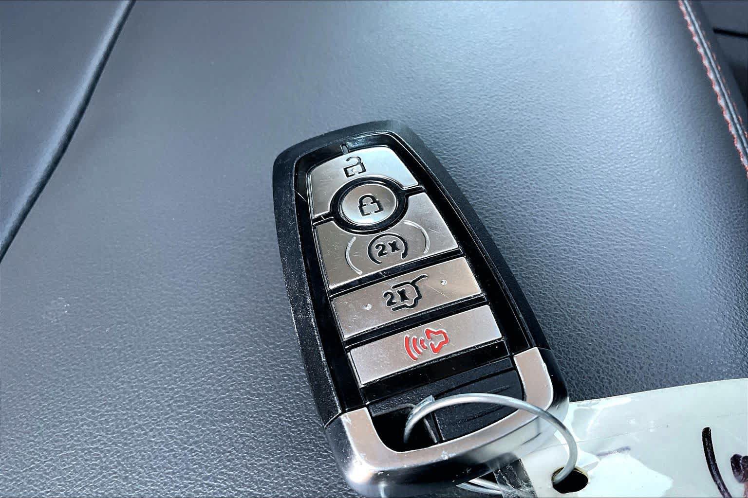 Certified 2025 Ford Expedition Active AWD/4WD image 15