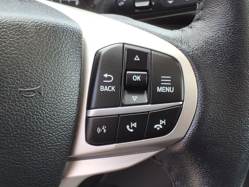Certified 2022 Ford Explorer XLT w/ Equipment Group 202A AWD/4WD image 29