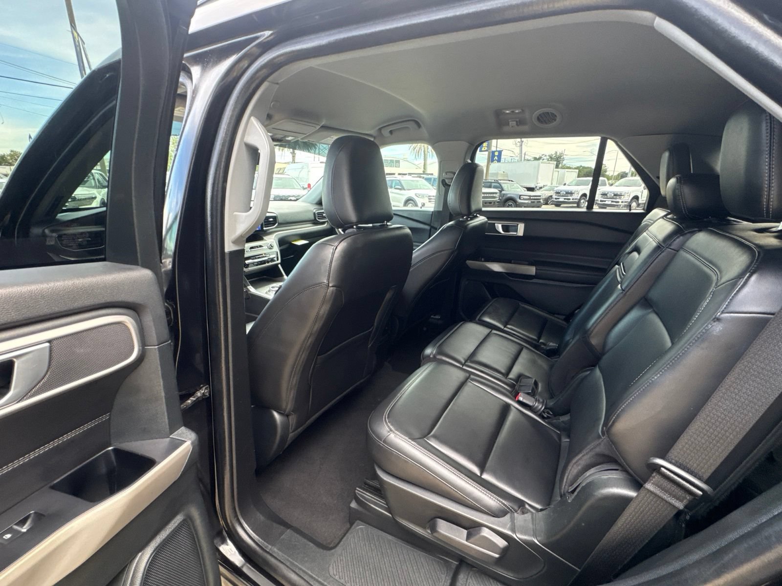 Certified 2023 Ford Explorer XLT w/ Equipment Group 202A AWD/4WD image 15