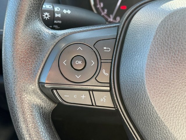 Used 2025 Toyota RAV4 XLE FWD image 11