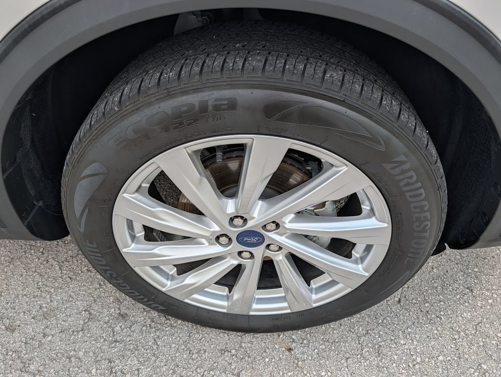 Certified 2021 Ford Escape Titanium w/ Titanium Elite Package AWD/4WD image 35