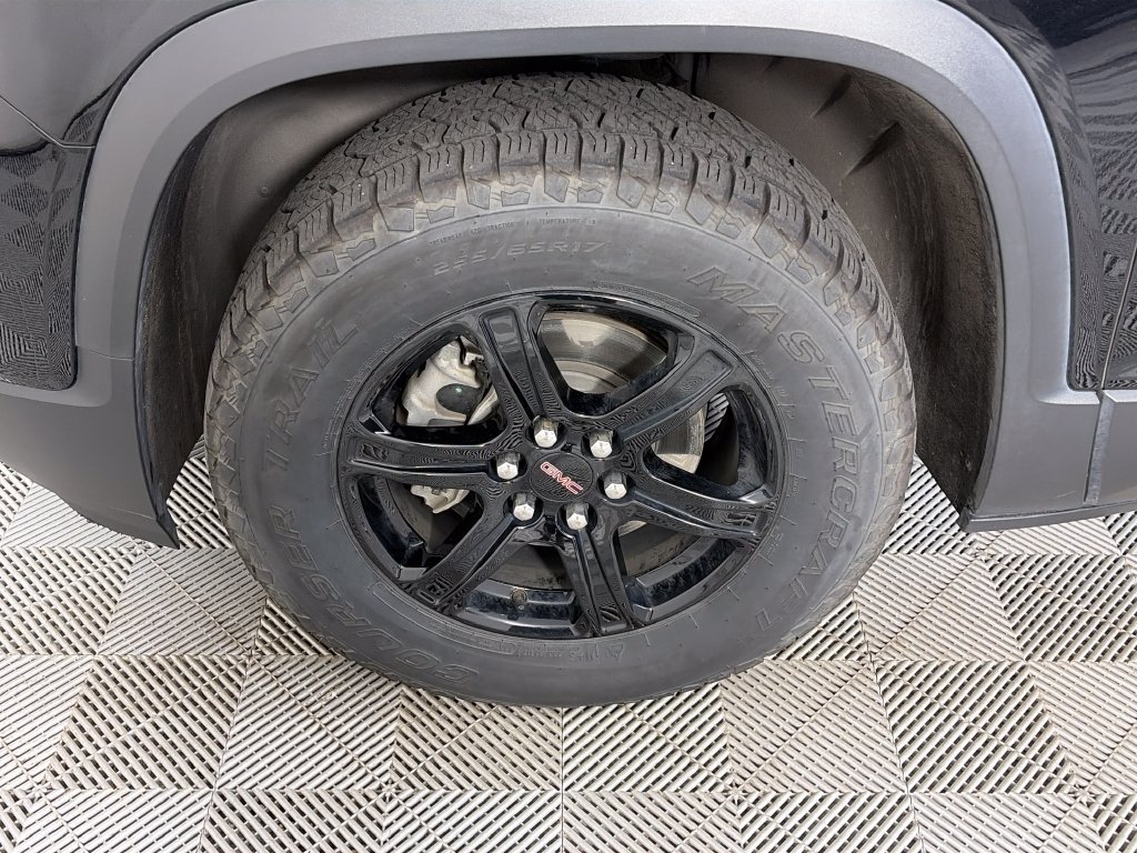 Used 2023 GMC Acadia AT4 w/ Technology Package AWD/4WD image 8