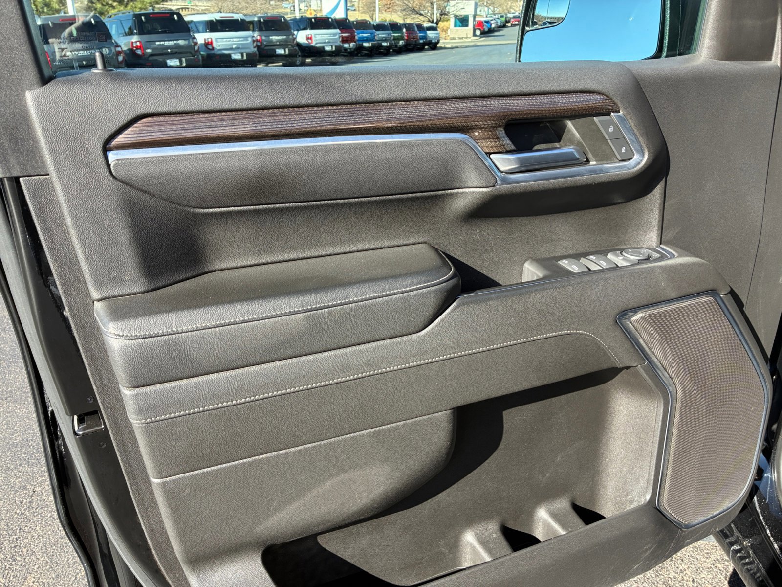 Used 2022 Chevrolet Silverado 1500 LT image 13