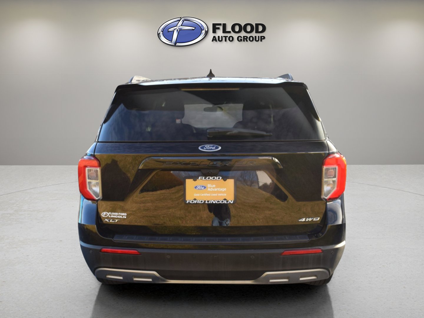 Certified 2023 Ford Explorer XLT w/ Equipment Group 202A image 3