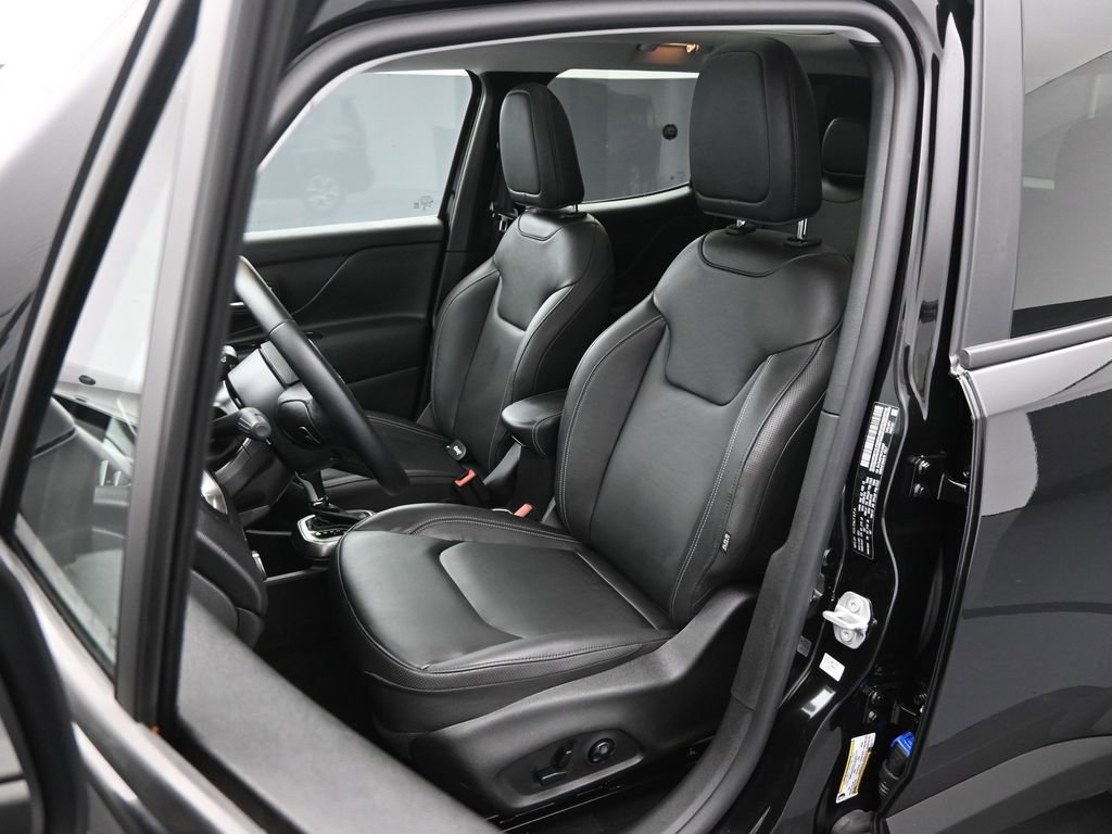 Used 2020 Jeep Renegade Limited w/ UConnect 8.4 Nav Group image 9