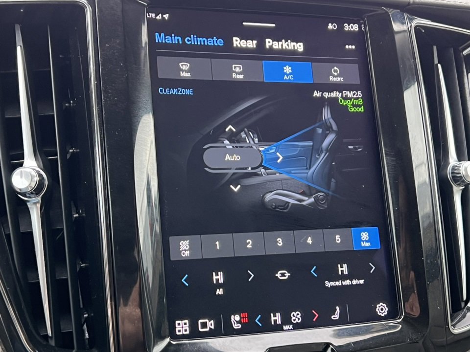 Used 2022 Volvo XC60 B5 Inscription image 26