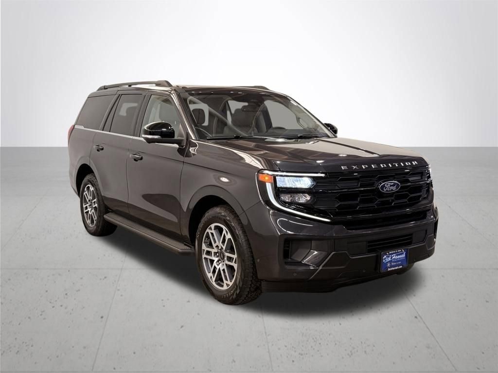 Certified 2025 Ford Expedition Active AWD/4WD image 9