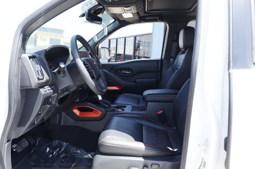 Used 2025 Nissan Frontier PRO-4X w/ Pro Premium Package AWD/4WD image 4