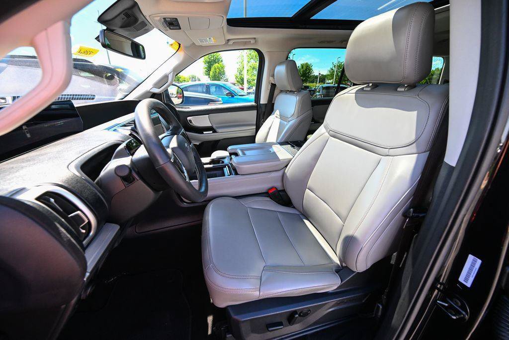 Certified 2025 Ford Expedition Active AWD/4WD image 20