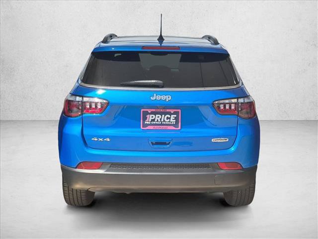 Used 2023 Jeep Compass Latitude w/ Sun and Sound Group AWD/4WD image 7