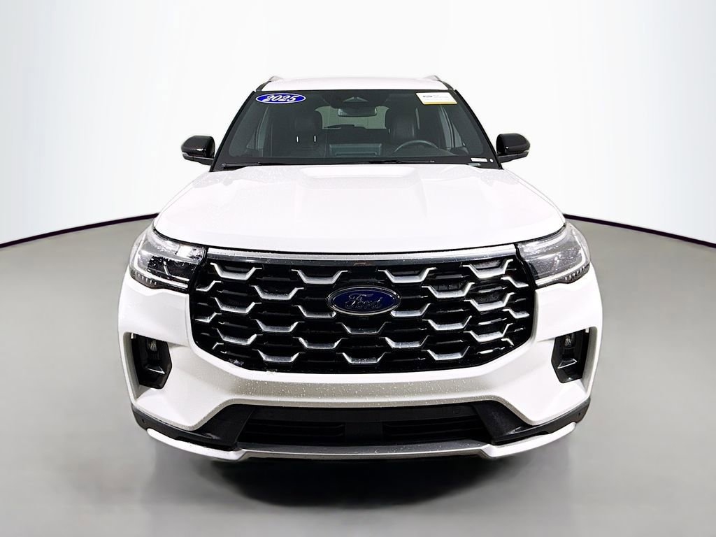 Certified 2025 Ford Explorer Platinum w/ Ultimate Package image 8