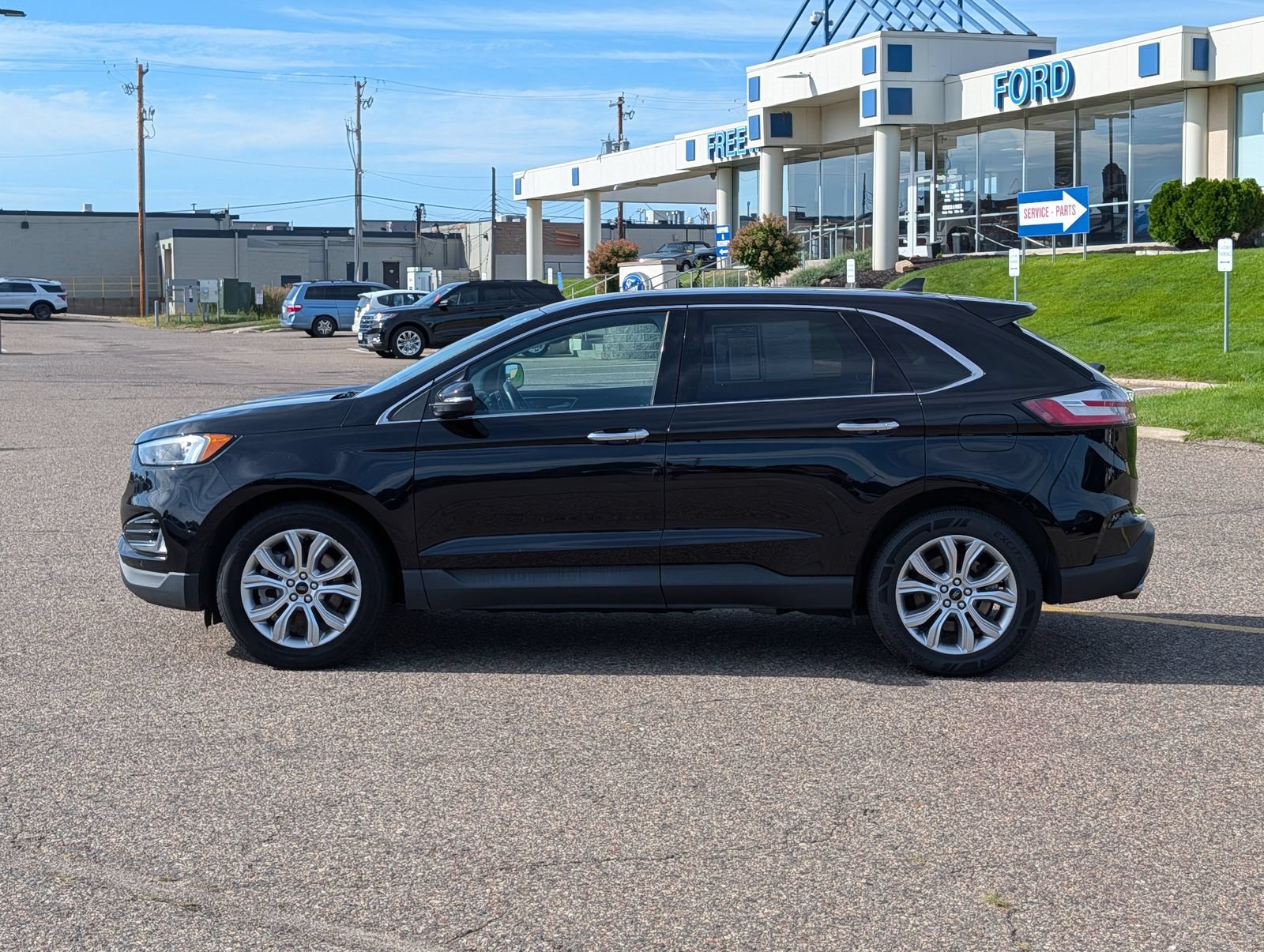 Certified 2023 Ford Edge Titanium AWD/4WD image 2