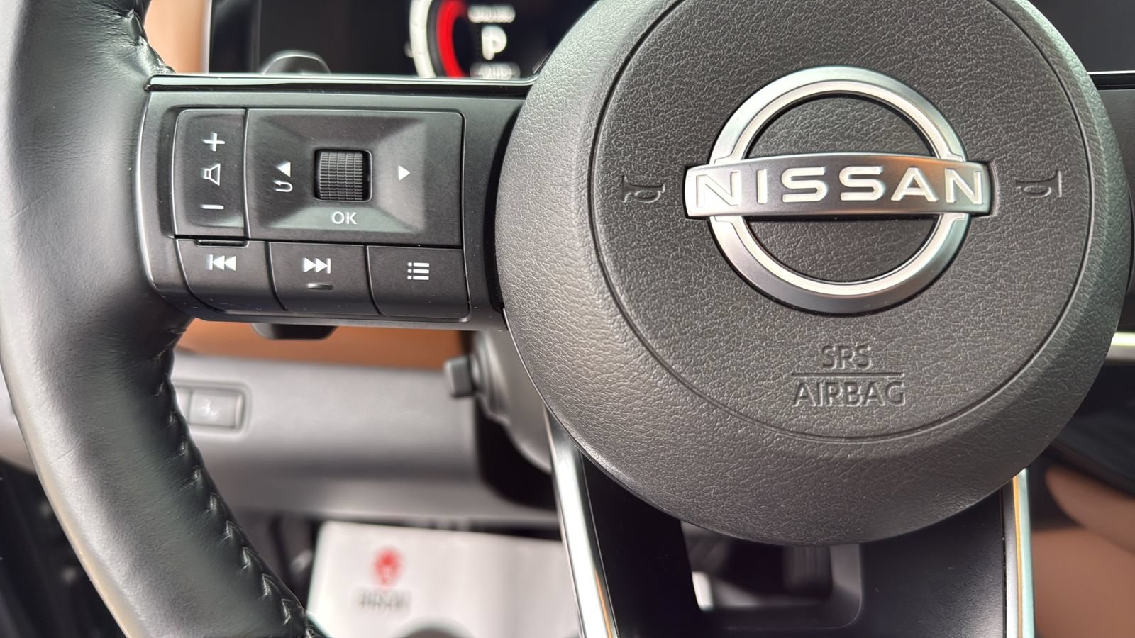 Used 2022 Nissan Pathfinder Platinum w/ Cargo Package AWD/4WD image 16