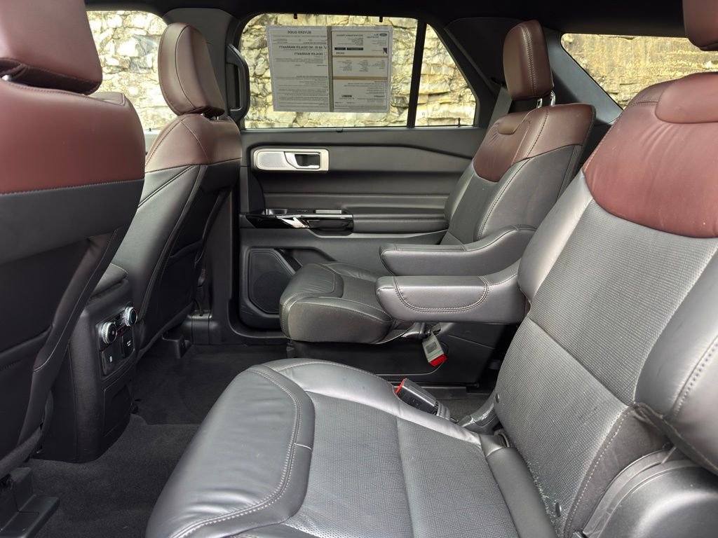 Certified 2023 Ford Explorer Platinum w/ Technology Package image 12