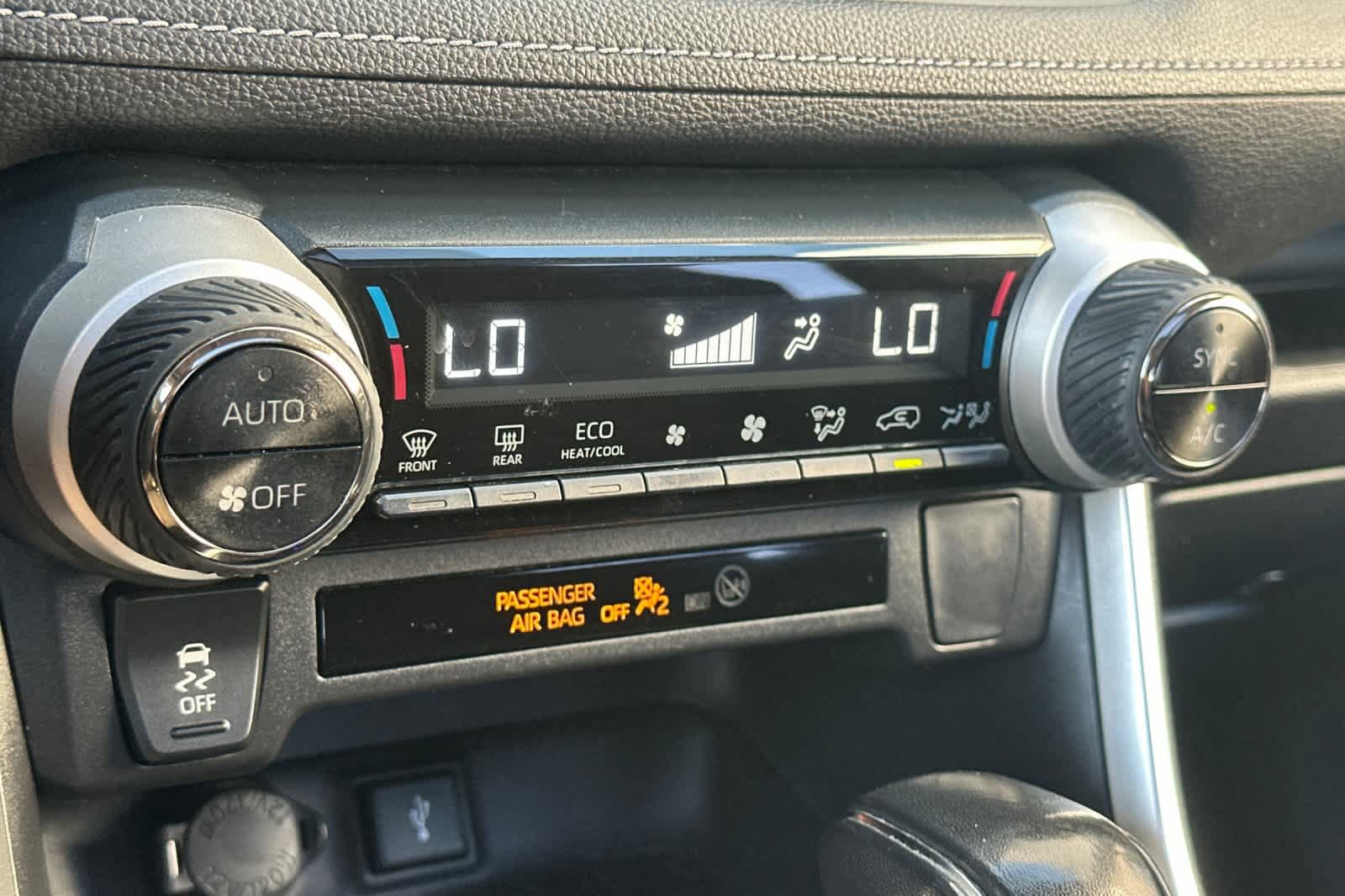 Used 2022 Toyota RAV4 XLE Premium AWD/4WD image 20