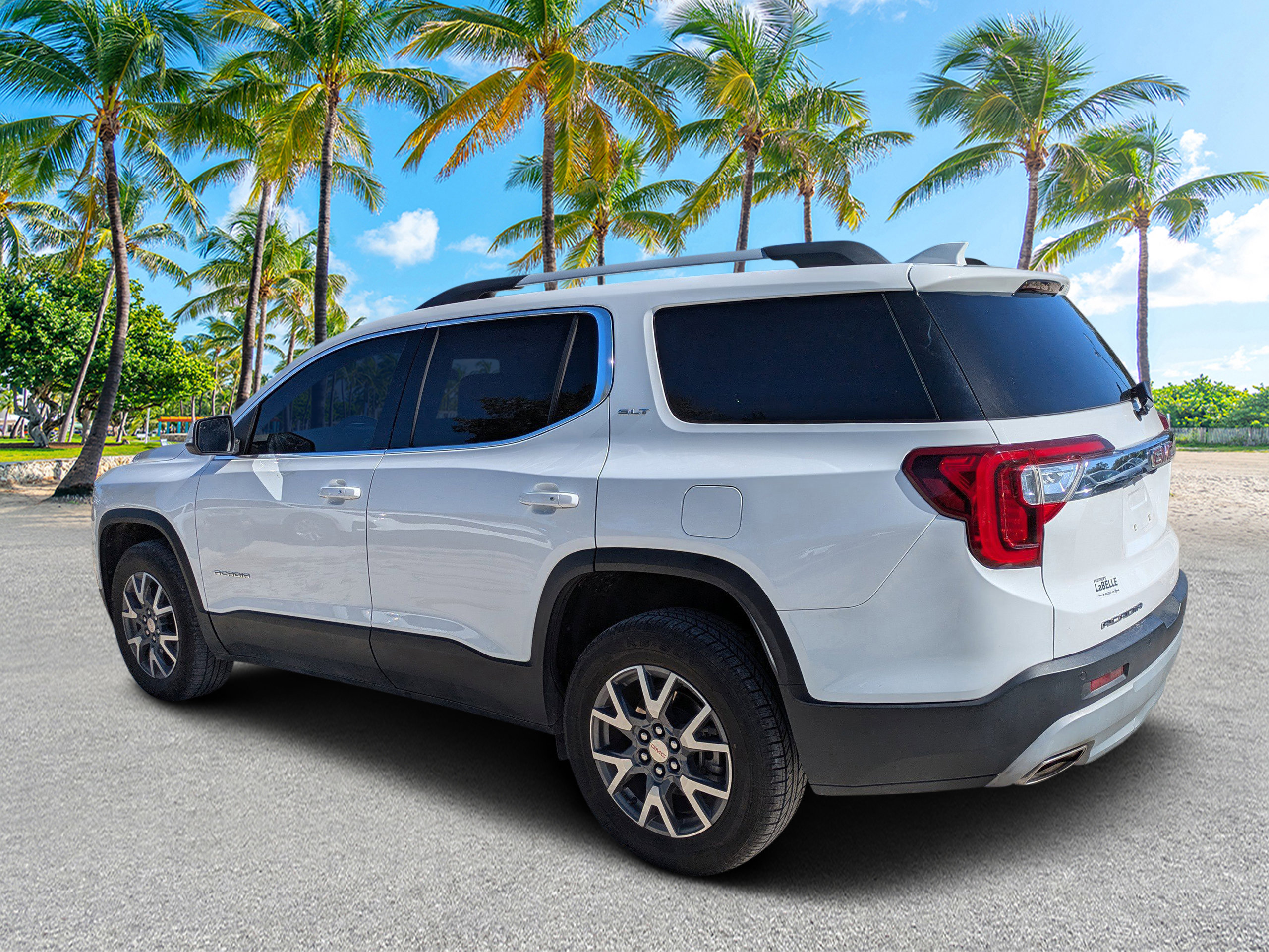 Used 2023 GMC Acadia SLT FWD image 6