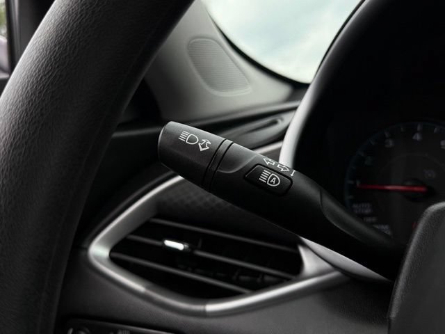 Used 2023 Chevrolet Malibu LT w/ Driver Confidence Package FWD image 9