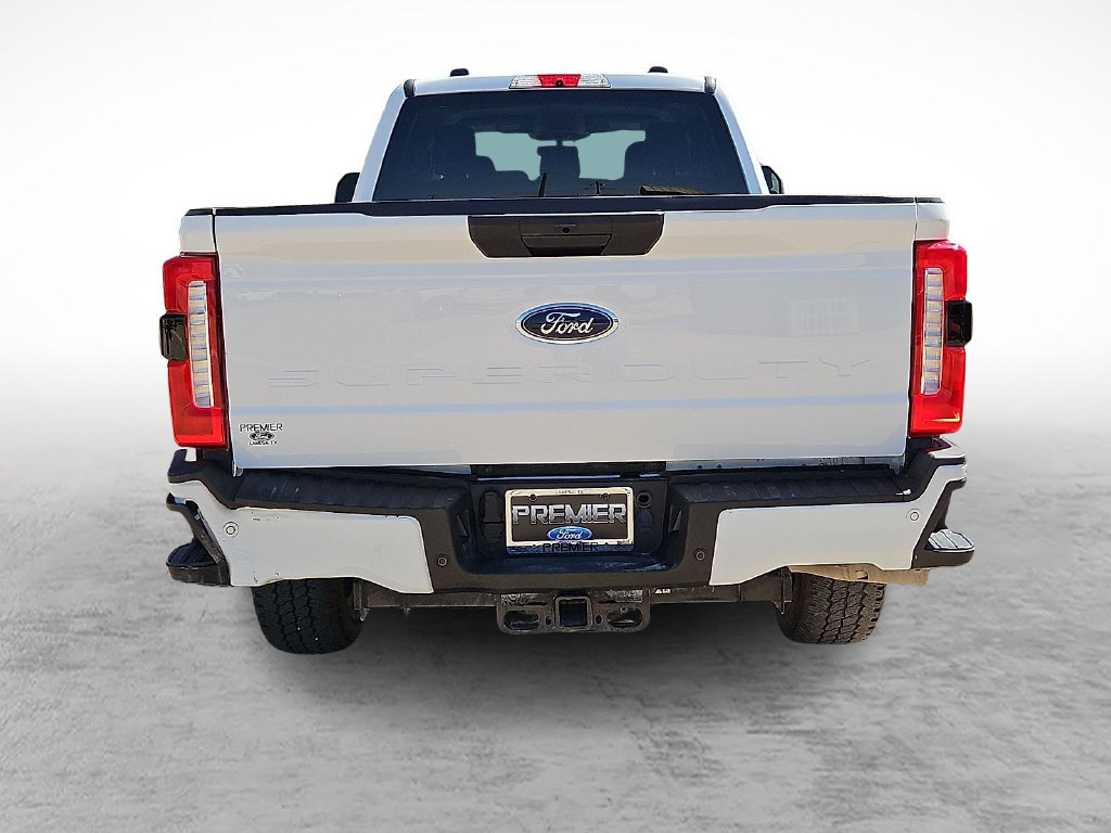 Certified 2025 Ford F250 XLT w/ Black Appearance Package AWD/4WD image 9
