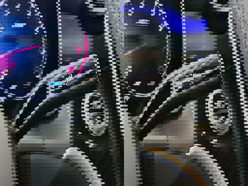 Used 2024 Mercedes-Benz GLC 300 4MATIC image 21