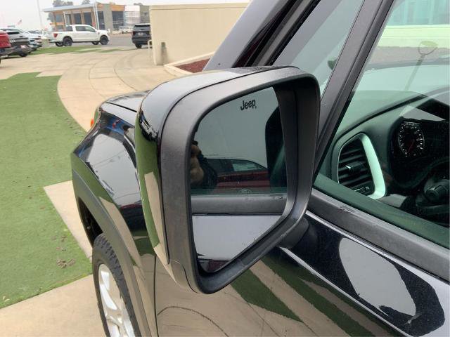 Used 2018 Jeep Renegade Latitude w/ Cold Weather Group image 26