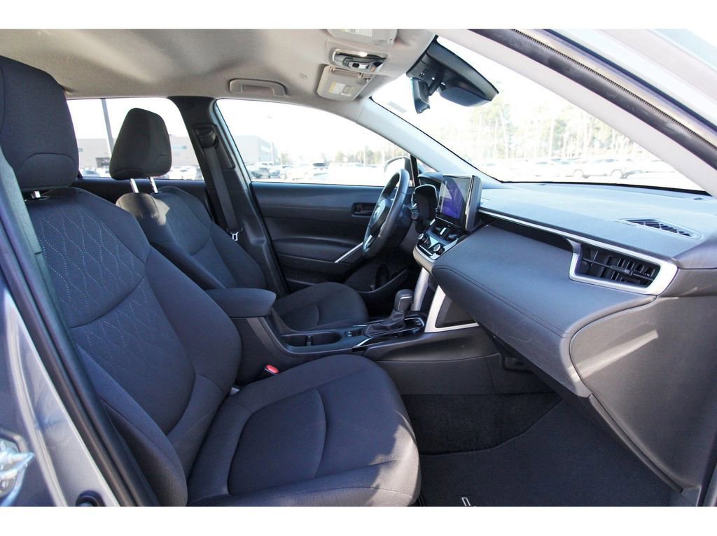 Used 2024 Toyota Corolla Cross LE image 25