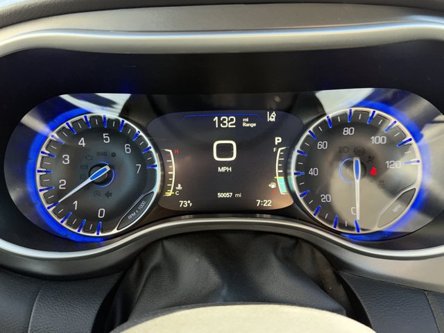 Used 2024 Chrysler Pacifica Touring-L FWD image 17