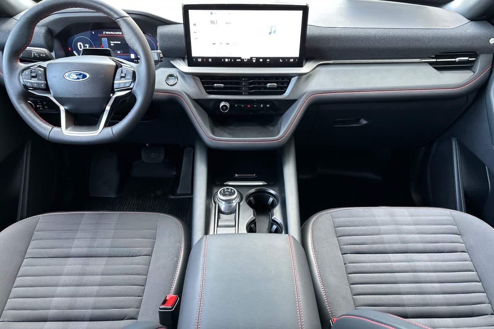 Certified 2025 Ford Explorer ST-Line AWD/4WD image 3