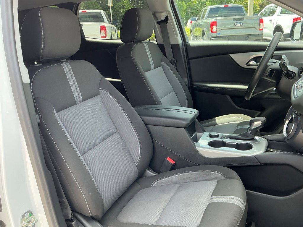 Used 2025 Chevrolet Blazer LT FWD image 17