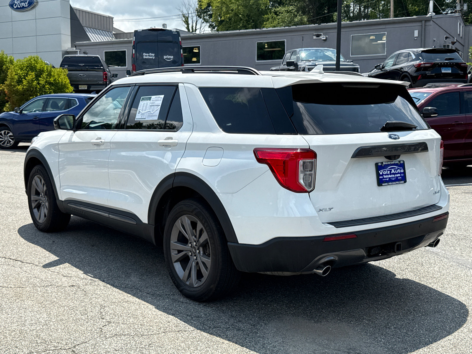 Certified 2023 Ford Explorer XLT w/ Equipment Group 202A AWD/4WD image 6