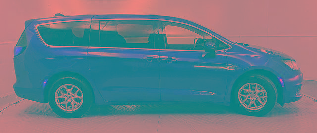 Used 2023 Chrysler Voyager LX image 2