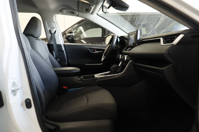 Used 2021 Toyota RAV4 XLE FWD image 23