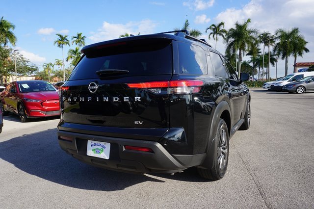 Used 2022 Nissan Pathfinder SV image 9