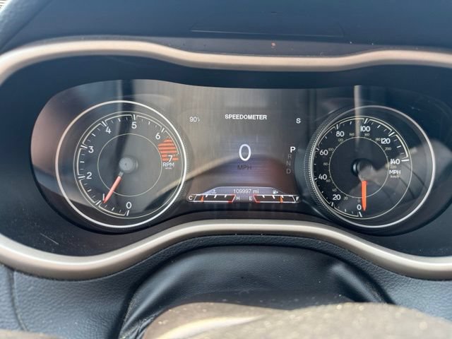 Used 2017 Jeep Cherokee Limited AWD/4WD image 16