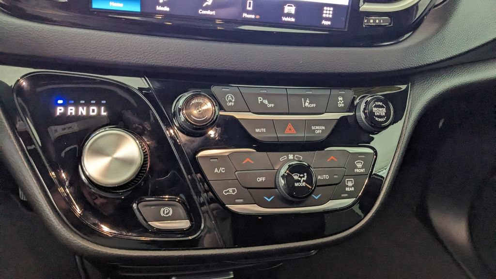 Used 2026 Chrysler Pacifica Select FWD image 25