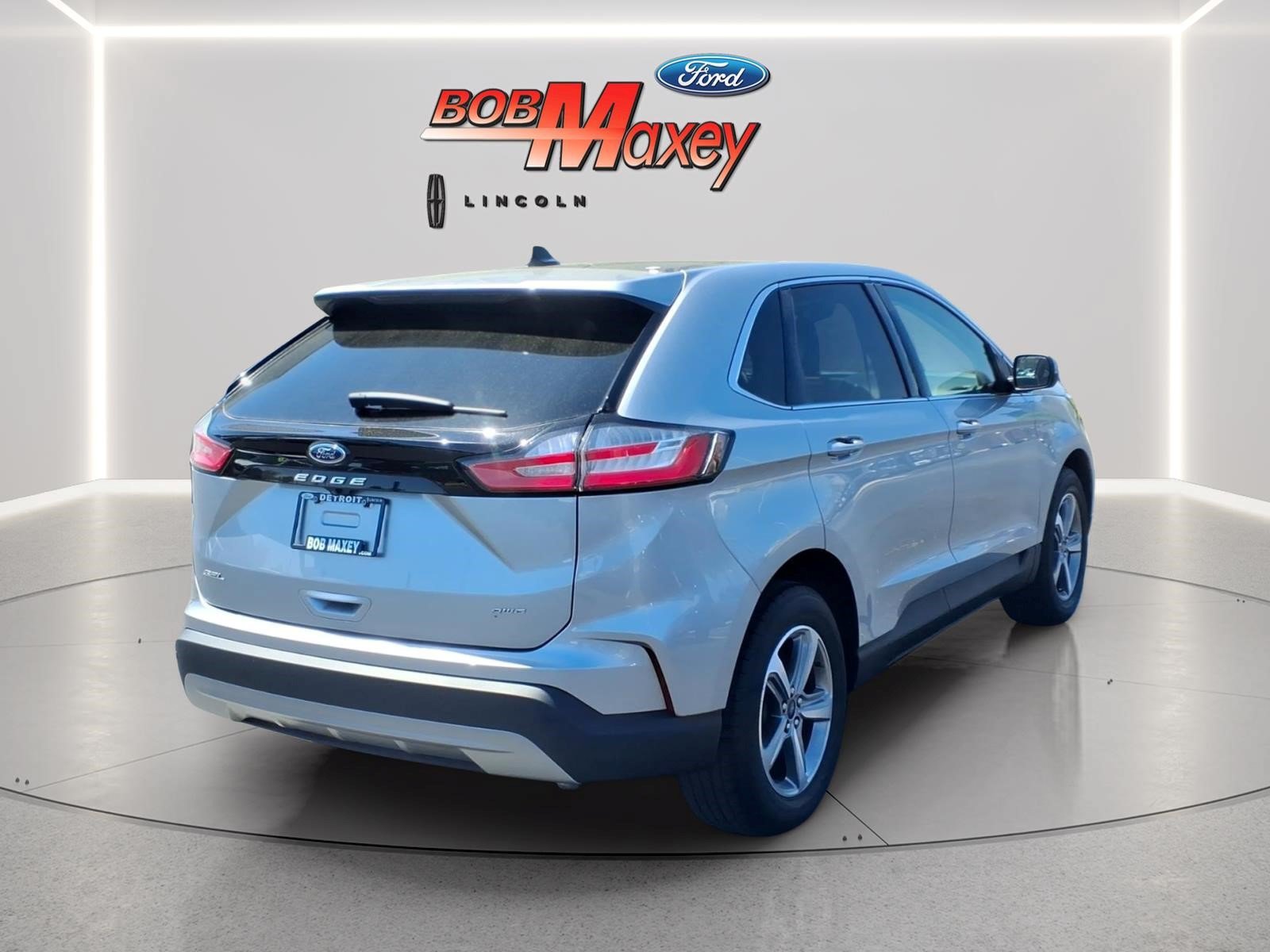 Certified 2023 Ford Edge SEL w/ Convenience Package AWD/4WD image 4
