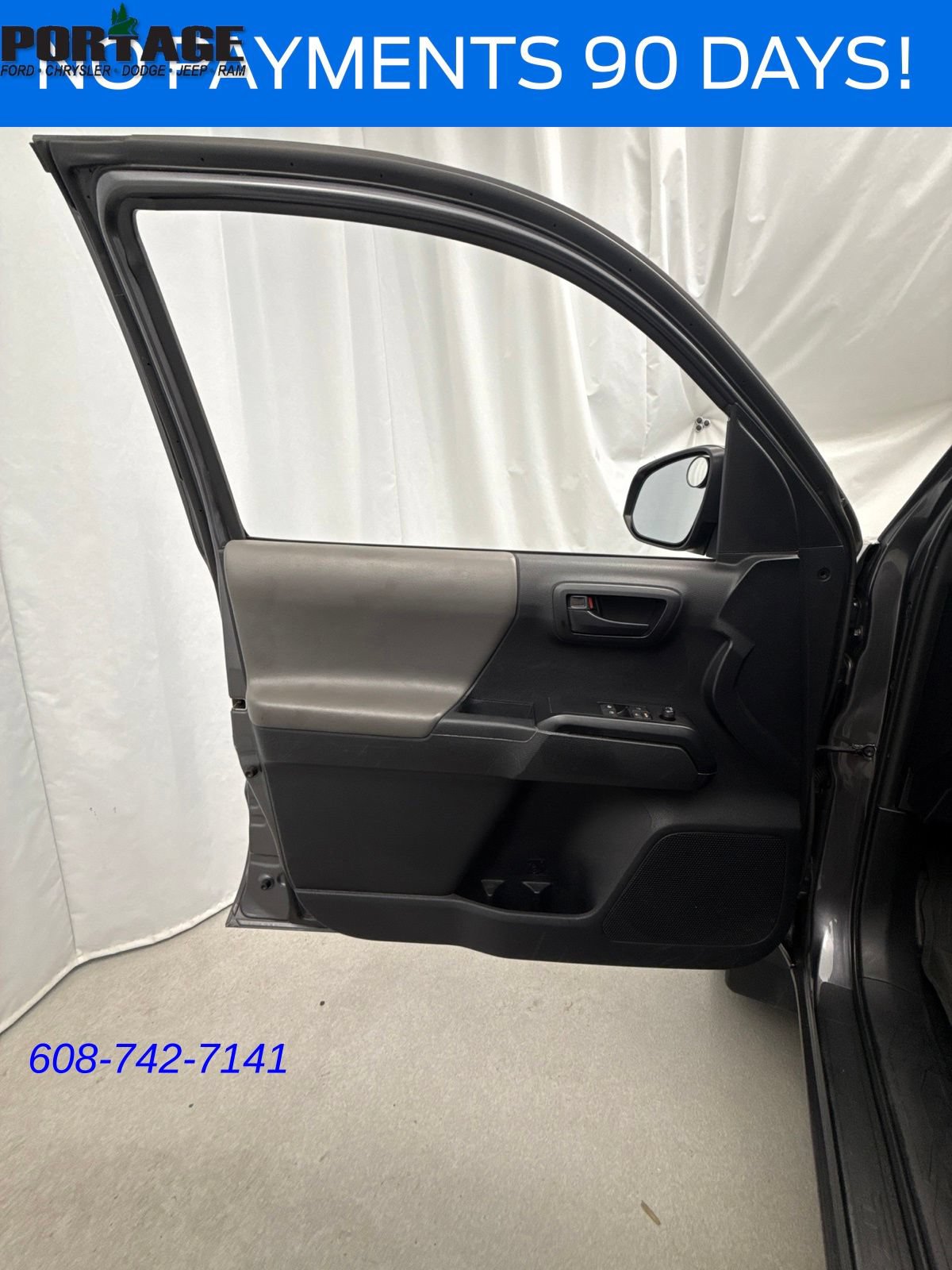 Used 2020 Toyota Tacoma SR AWD/4WD image 12