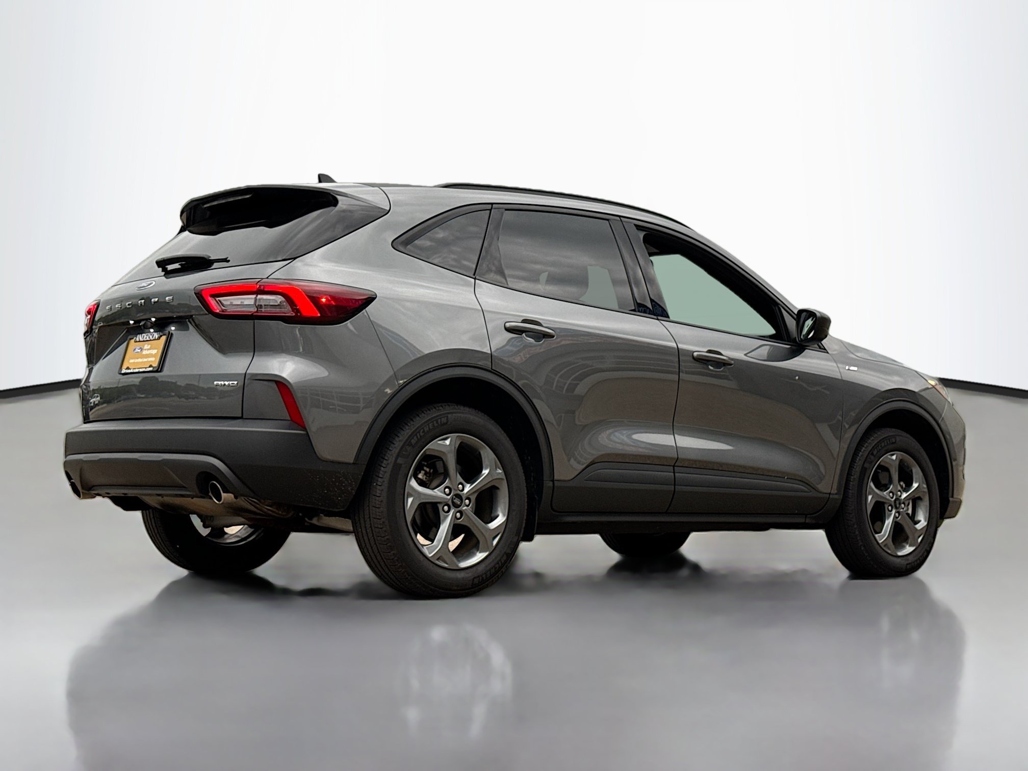 Certified 2025 Ford Escape ST-Line AWD/4WD image 2