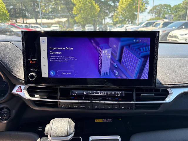 Used 2025 Toyota Sienna Platinum AWD/4WD image 15