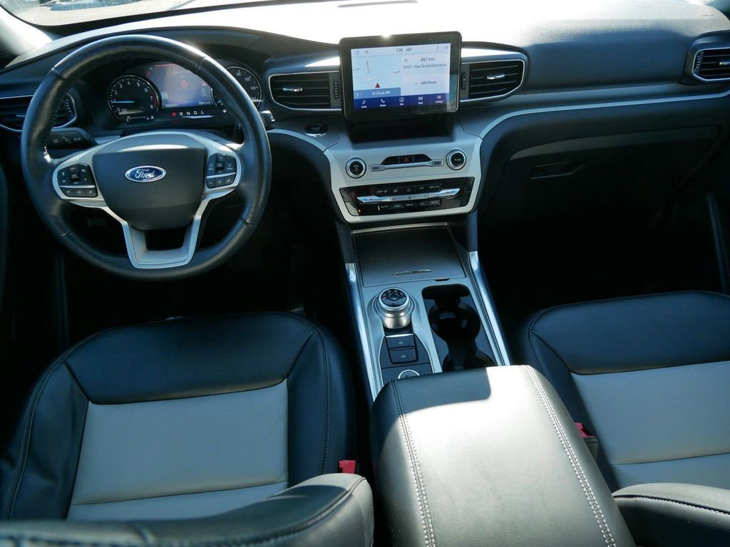 Certified 2022 Ford Explorer XLT w/ Equipment Group 202A image 16