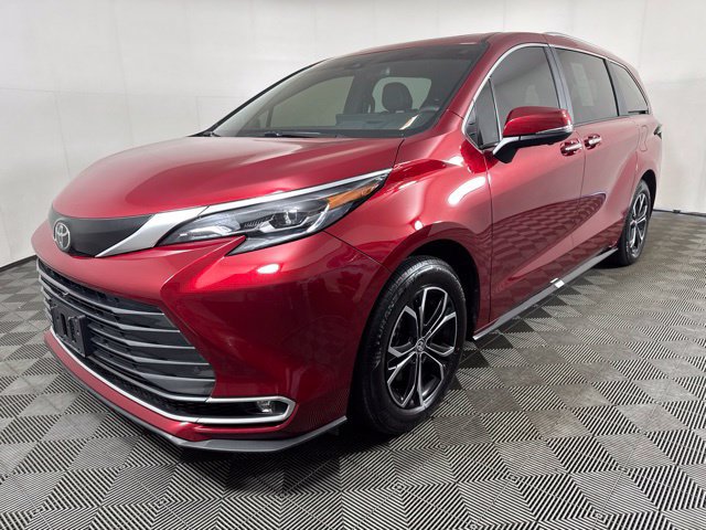 Used 2026 Toyota Sienna Platinum AWD/4WD image 8